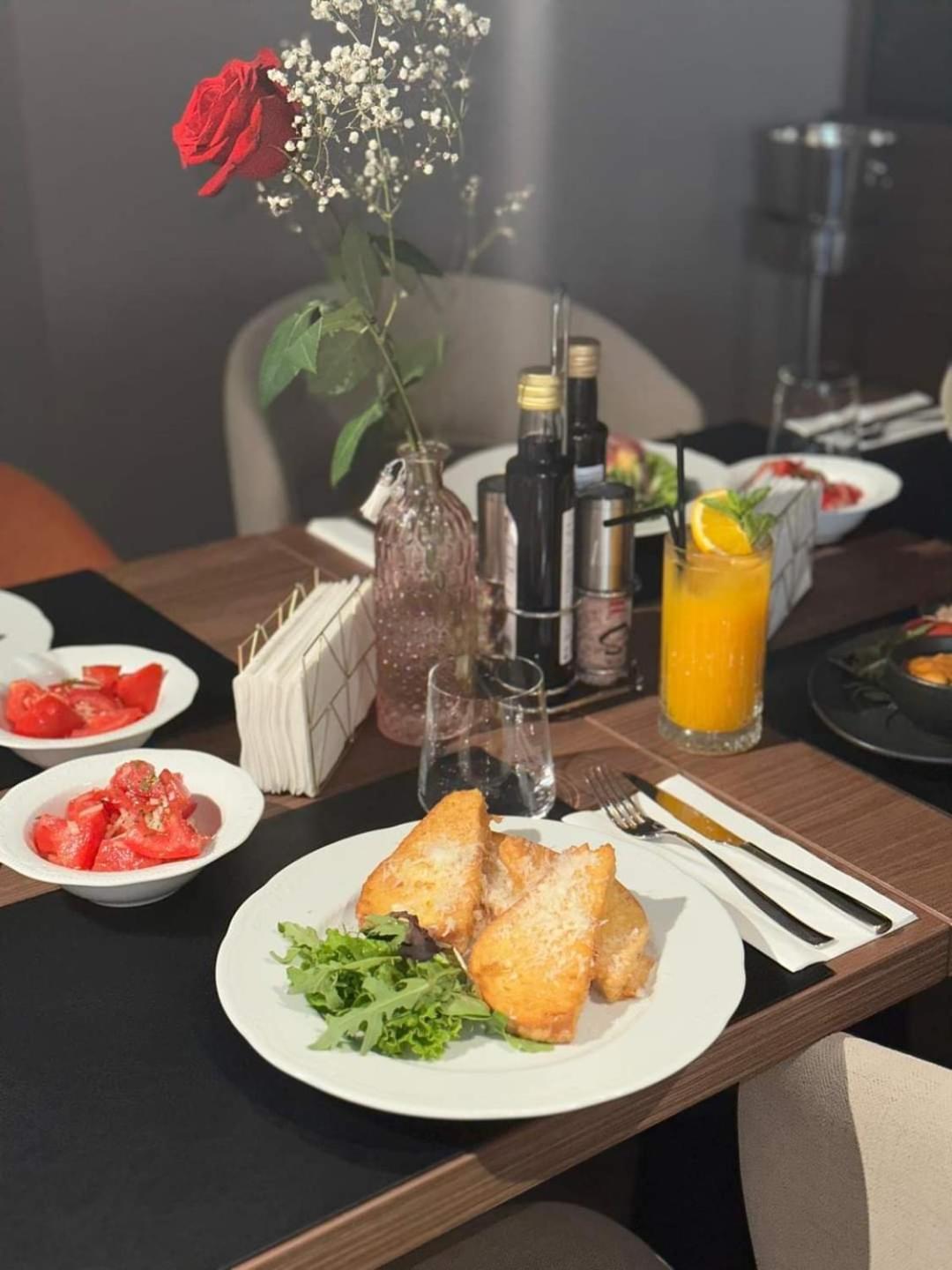New Grey Residence Apartament Targu Mures Luaran gambar